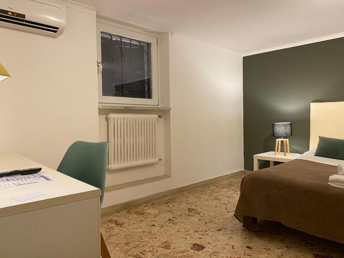 Charme Rooms Taranto Exteriör bild
