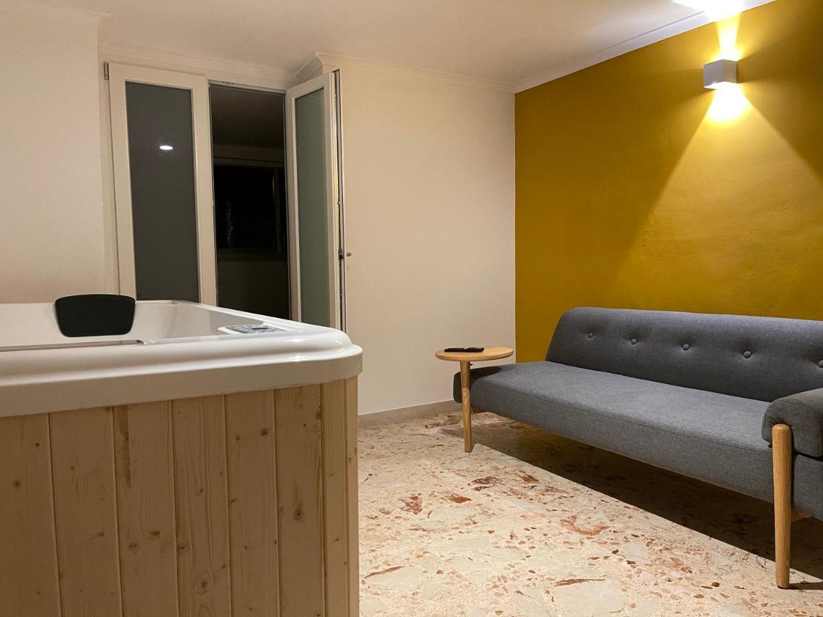 Charme Rooms Taranto Exteriör bild