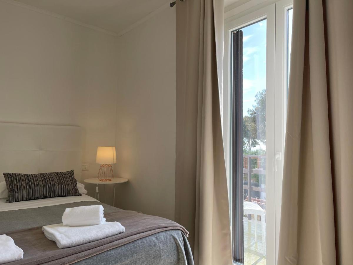 Charme Rooms Taranto Exteriör bild