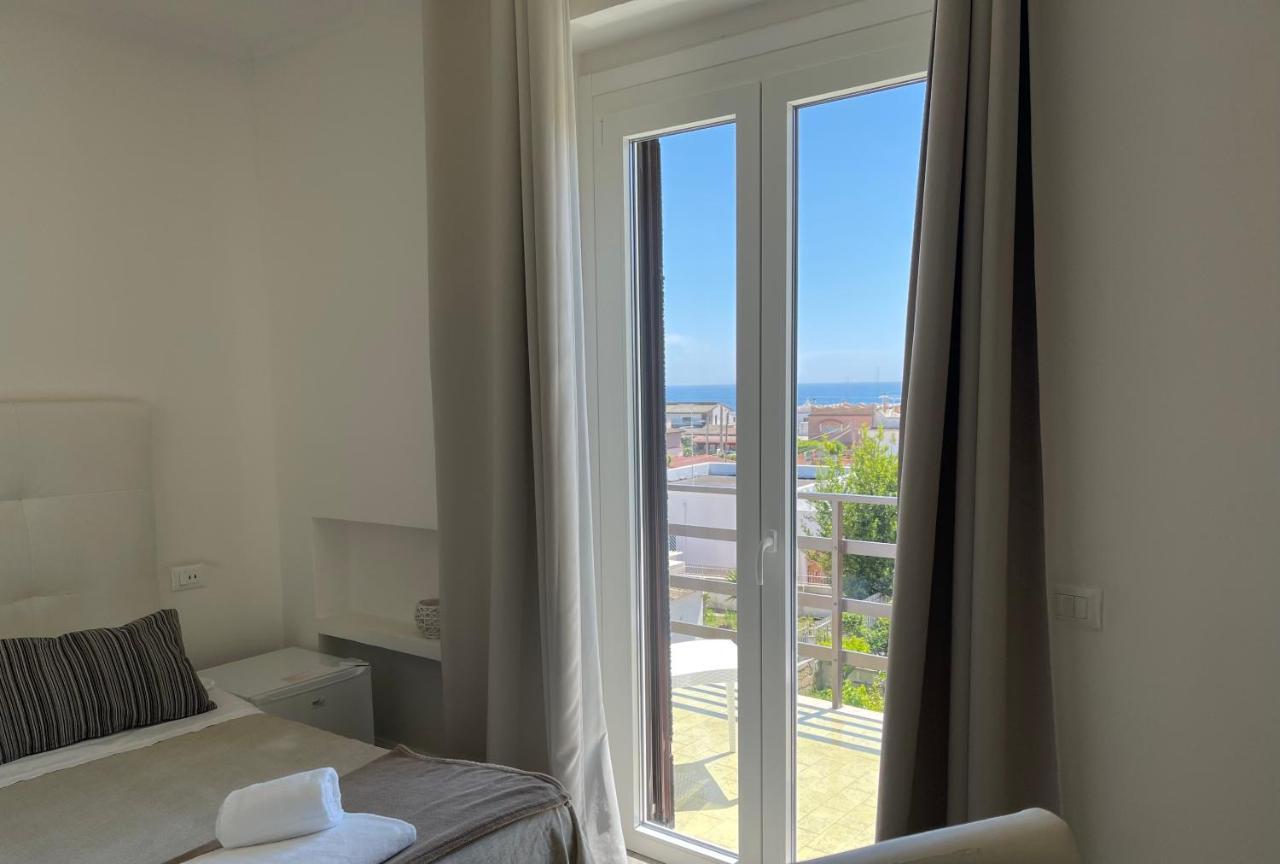 Charme Rooms Taranto Exteriör bild