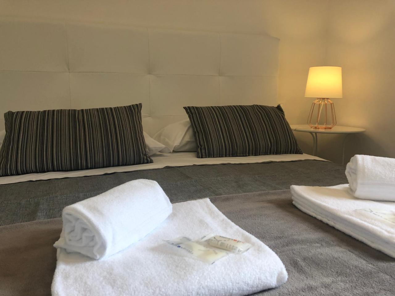 Charme Rooms Taranto Exteriör bild