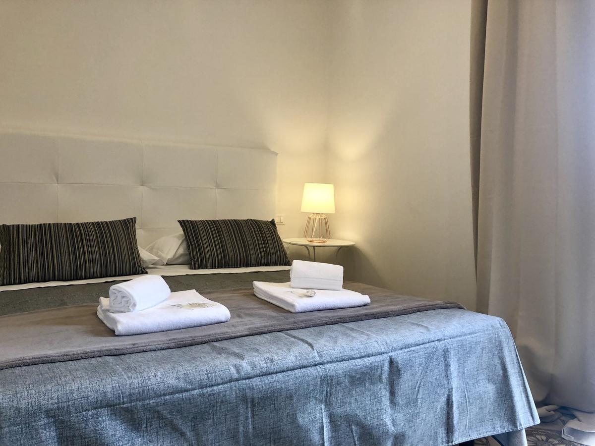 Charme Rooms Taranto Exteriör bild