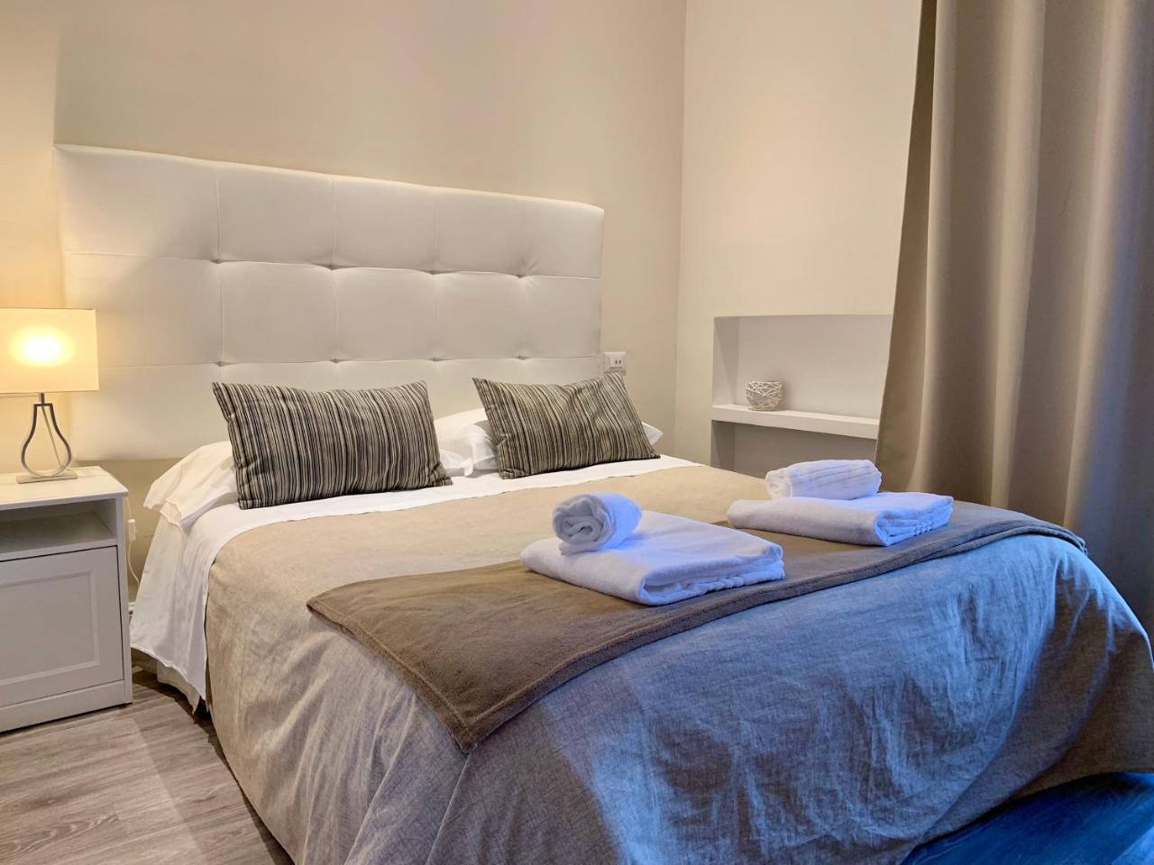 Charme Rooms Taranto Exteriör bild